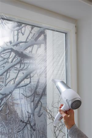 Samolepiaca termofólia do okna, 1,5 m x 1,7 m, TESA "tesamoll®"