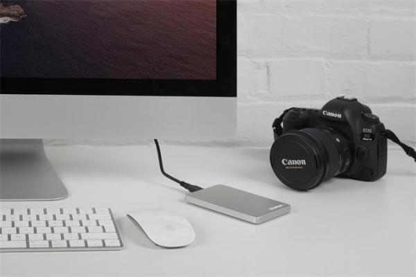 2,5" HDD (pevný disk), 1TB, USB 3.2, z brúseného hliníka, VERBATIM "Store n Go", strieborn